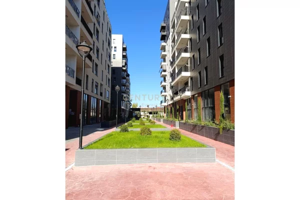 Apartament 1+1 në shitje në Don Bosko, me verandë dhe ndriçim natyral. Tirana Trio Towers