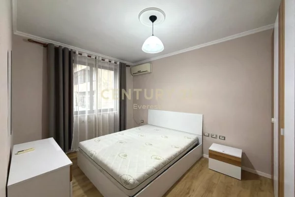Shtepi me qera Apartament ne Tirane, 2+1, Mobilimi E mobiluar, Pagesa 550  Euro.