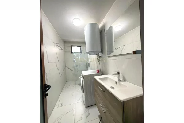 Shtepi me qera Apartament ne Tirane, 2+1, Mobilimi E mobiluar, Pagesa 550  Euro.