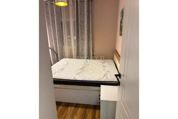 Shtepi me qera Apartament ne Tirane, 2+1, Mobilimi E mobiluar, Pagesa 75,000  Leke.