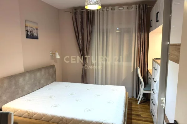Shtepi me qera Apartament ne Tirane, 2+1, Mobilimi E mobiluar, Pagesa 75,000  Leke.
