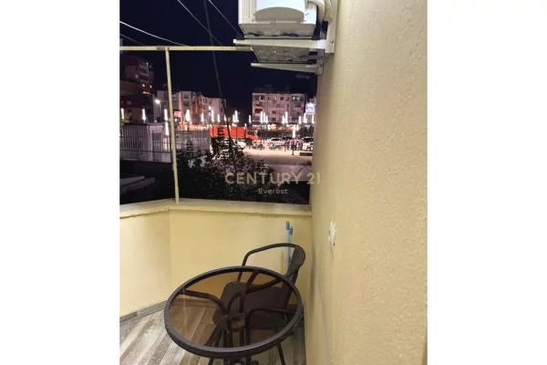 Shtepi me qera Apartament ne Tirane, 2+1, Mobilimi E mobiluar, Pagesa 75,000  Leke.