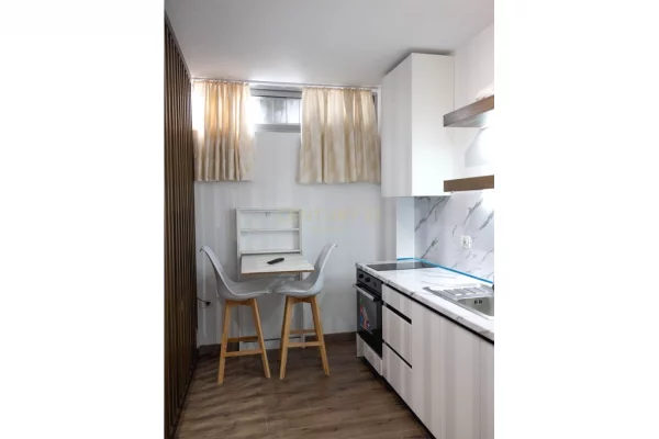 Shtepi me qera Apartament ne Tirane, Garsoniere, Mobilimi E mobiluar, Pagesa 30,000  Leke.
