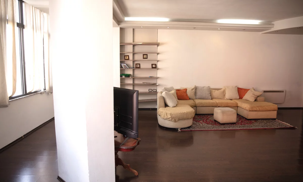 Shtepi ne shitje Apartament ne Tirane, 2+1, Mobilimi E mobiluar, Pagesa 249,000  Dollar.