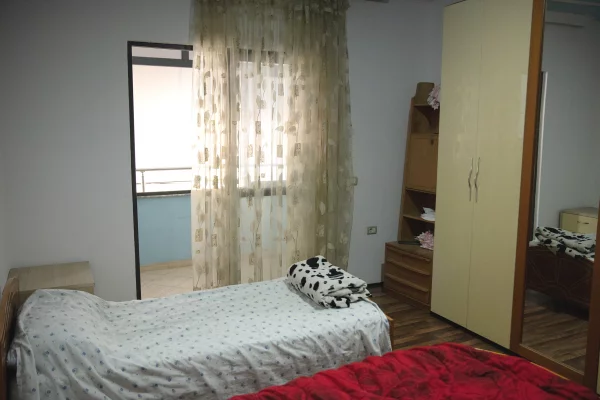 Shtepi ne shitje Apartament ne Tirane, 2+1, Mobilimi E mobiluar, Pagesa 249,000  Dollar.