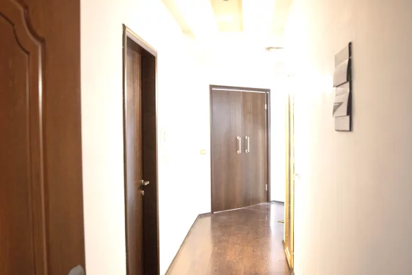 Shtepi ne shitje Apartament ne Tirane, 2+1, Mobilimi E mobiluar, Pagesa 249,000  Dollar.