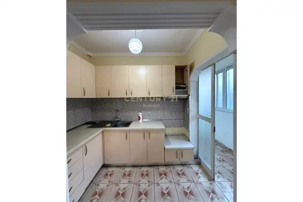 Shtepi ne shitje Apartament ne Tirane, 1+1, Mobilimi E mobiluar, Pagesa 122,000  Euro.