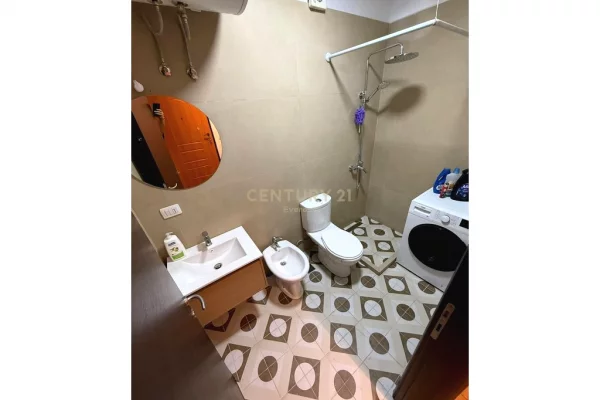 Shtepi ne shitje Apartament ne Tirane, 1+1, Mobilimi E mobiluar, Pagesa 158,000  Euro.
