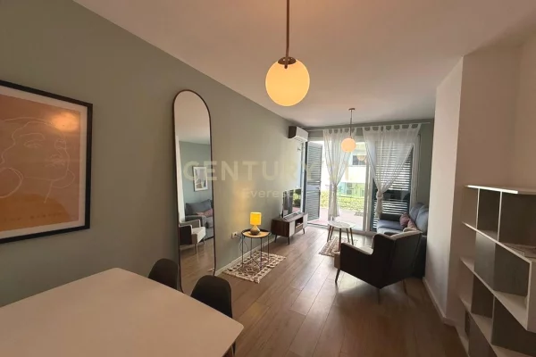 Shtepi ne shitje Apartament ne Tirane, 1+1, Mobilimi E mobiluar, Pagesa 158,000  Euro.