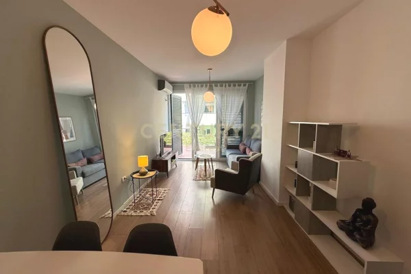 Shtepi ne shitje Apartament ne Tirane, 1+1, Mobilimi E mobiluar, Pagesa 158,000  Euro.
