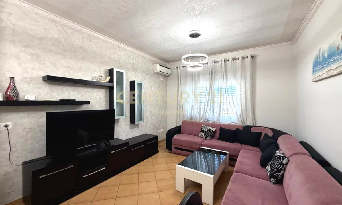 Shtepi ne shitje Apartament ne Tirane, 1+1, Mobilimi E mobiluar, Pagesa 135,000  Euro.