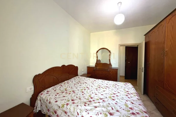 Shtepi ne shitje Apartament ne Tirane, 1+1, Mobilimi E mobiluar, Pagesa 135,000  Euro.