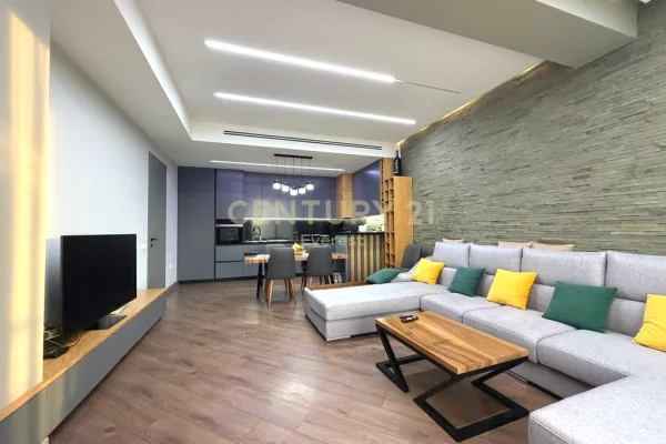 Shtepi ne shitje Apartament ne Tirane, 2+1, Mobilimi E mobiluar, Pagesa 390,000  Euro.
