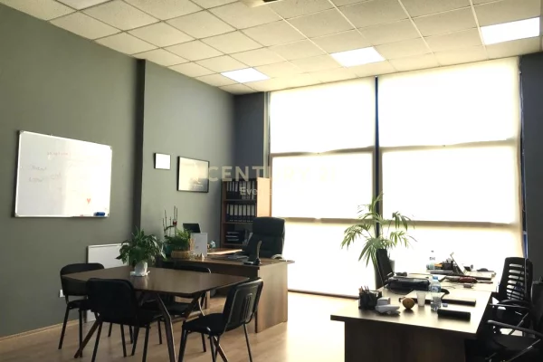 Ambient biznesi ne shitje 1+1 ne Tirane - 261,200 Euro