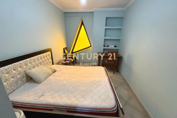 Shtepi me qera Apartament ne Tirane, 3+1, Mobilimi E mobiluar, Pagesa 800  Euro.