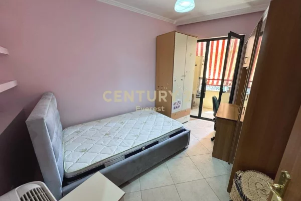 Shtepi me qera Apartament ne Tirane, 3+1, Mobilimi E mobiluar, Pagesa 800  Euro.