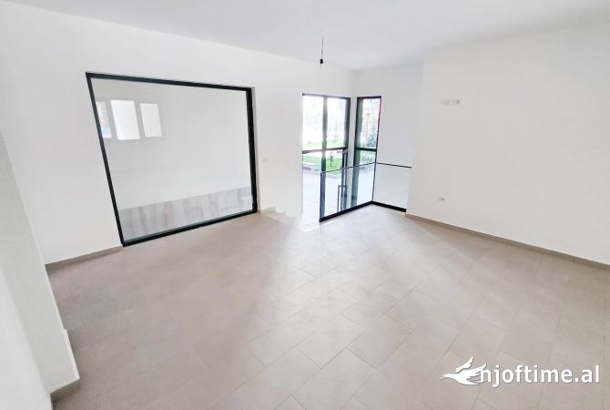 Business Property in Sale 1+1 in Tirana - 120,000 Euro