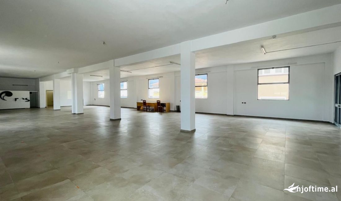 Jepet ambjent me qera 