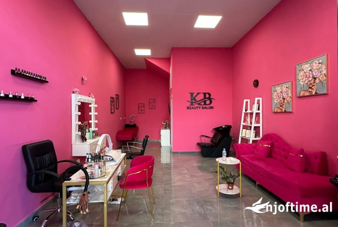 Ambiente Commerciale in Vendita 1+1 a Tirana - 8,000 Euro