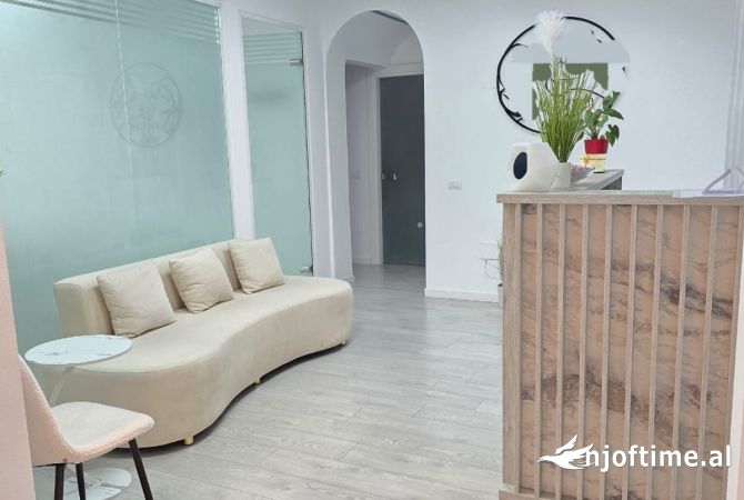 Biznese ne shitje 1+1 ne Tirane - 1,300 Euro
