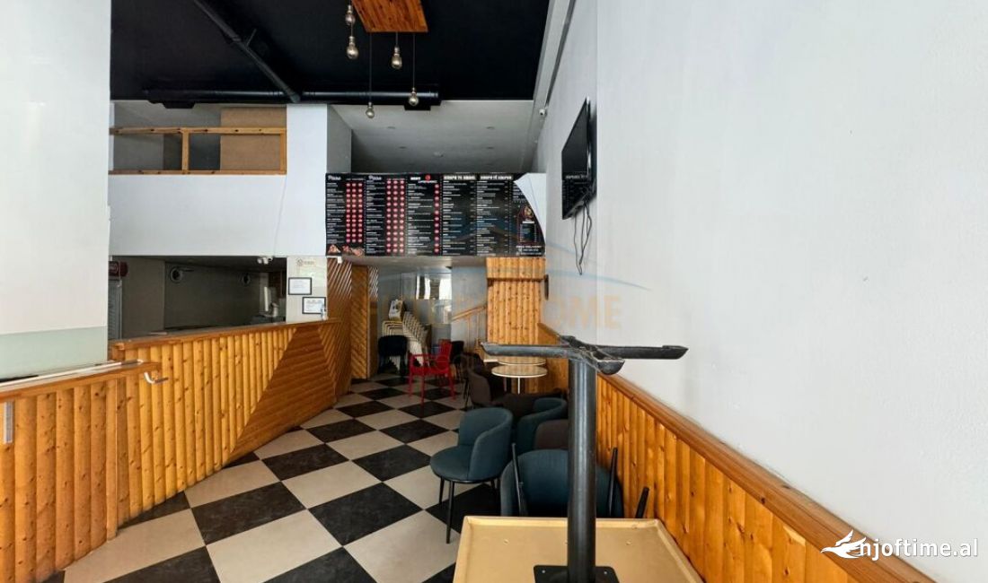 Ambient Biznesi, Unaza e Re