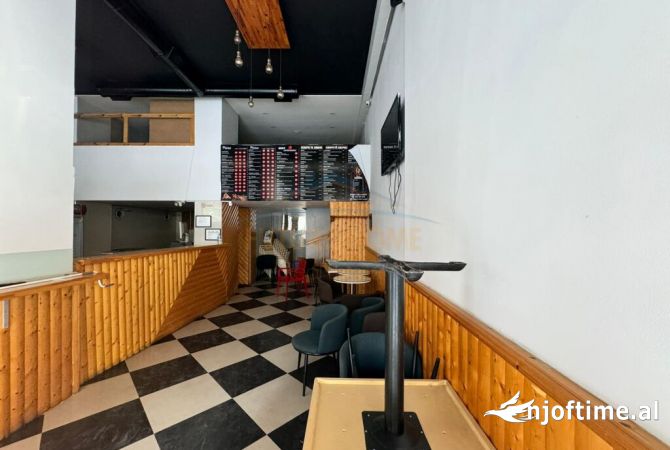 Ambient Biznesi, Unaza e Re