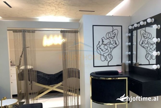 Ambiente Commerciale in Vendita 1+1 a Tirana - 37,000 Euro
