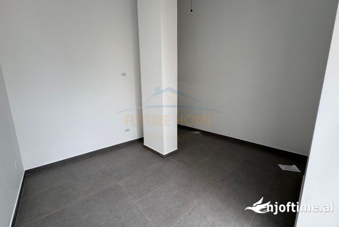 Ambiente Commerciale in Affitto 1+1 a Tirana - 500 Euro