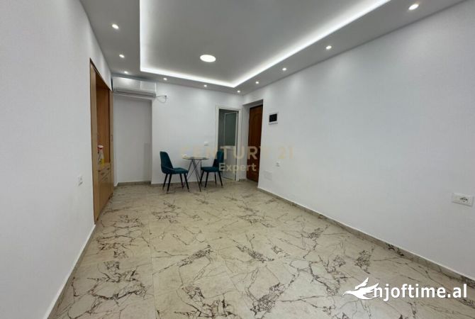 Ambiente Commerciale in Vendita 1+1 a Tirana - 150,000 Euro