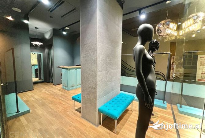 Ambiente Commerciale in Affitto 1+1 a Tirana - 800 Euro
