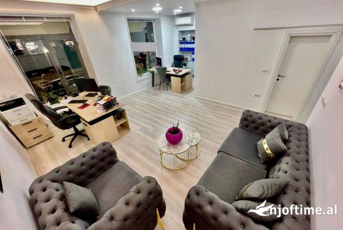 Ambiente Commerciale in Affitto 1+1 a Tirana - 1,200 Euro