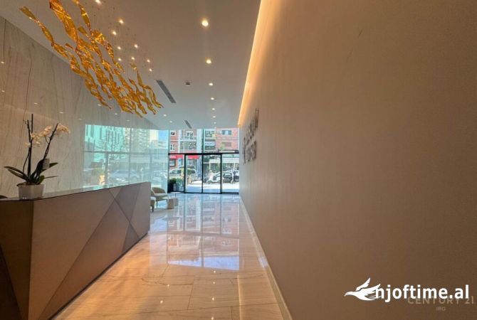 Ambiente Commerciale in Affitto 3+1 a Tirana - 3,000 Euro