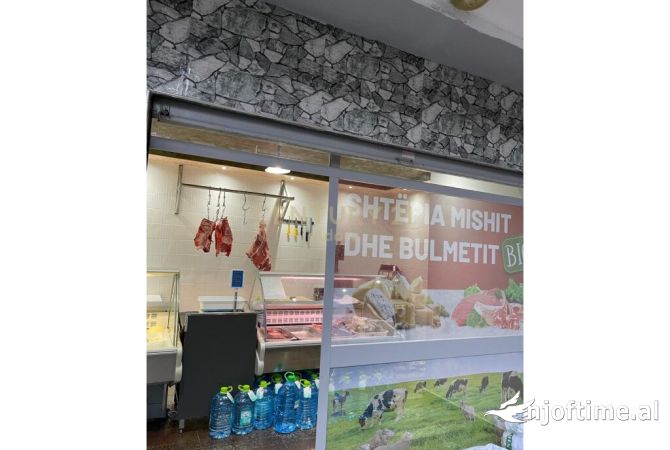 Ambiente Commerciale in Affitto 1+1 a Tirana - 500 Euro