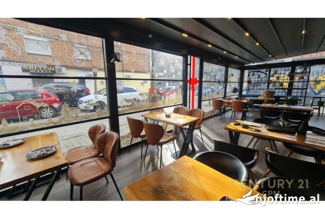 Ambiente Commerciale in Vendita 2+1 a Tirana - 50,000 Euro