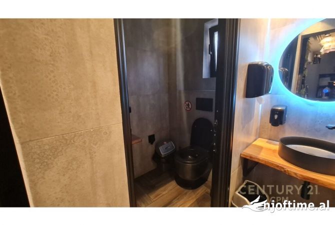 EXCLUSIVE SHESIM AKTIVITET BIZNESI PICERI & CREPERI PRANE PAZARIT TE RI