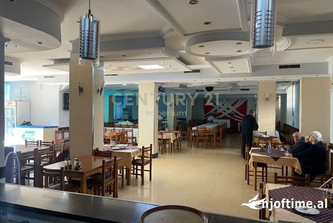 Ambiente Commerciale in Affitto 2+1 a Tirana - 2,000 Euro
