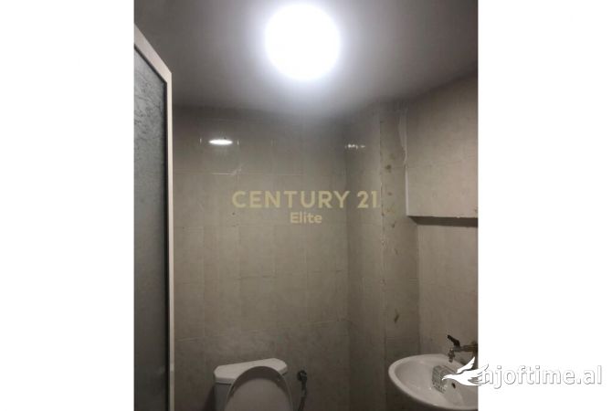 Business Property in Sale 1+1 in Tirana - 61,600 Euro