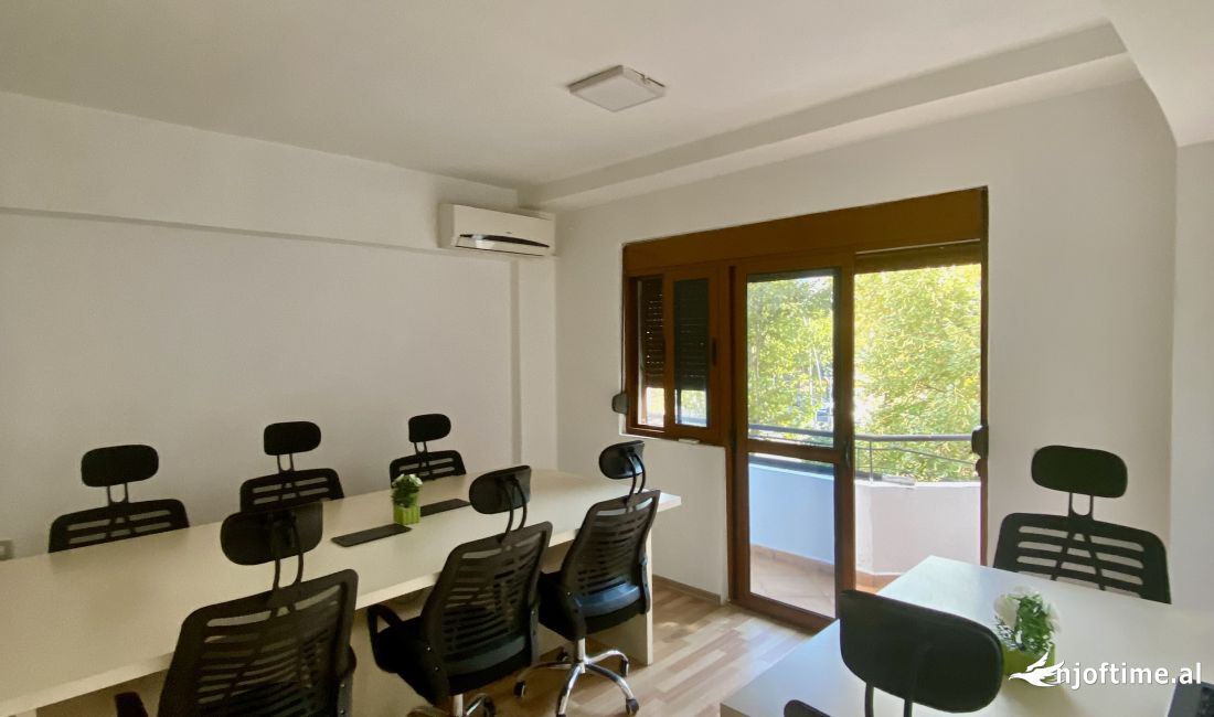 Ambjent zyrash me qera