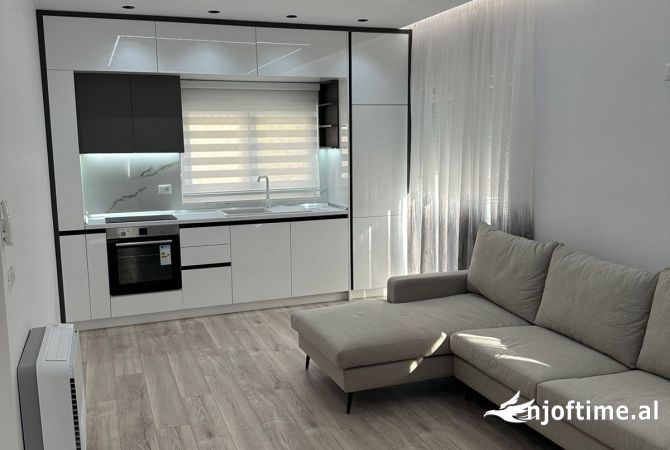 Jepet me qera apartment 2+1 ne Bllok/ 800 €