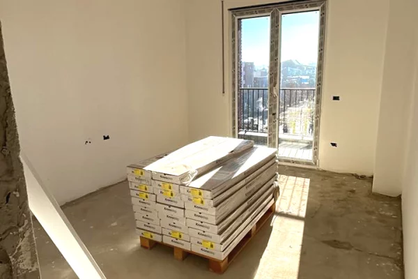 Shtepi ne shitje Apartament ne Tirane, 2+1, Mobilimi Bosh, pa mobiluar, Pagesa 95,000  Euro.