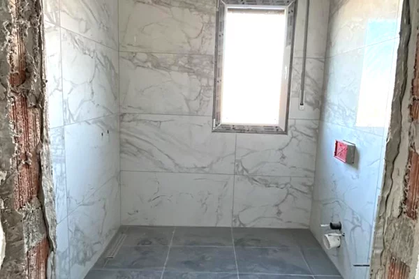 Appartamento in vendita a Tirana 1+1, Vuoto