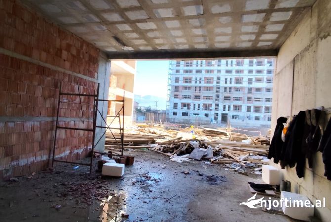 Shitet ambjent biznesi ne Univers City