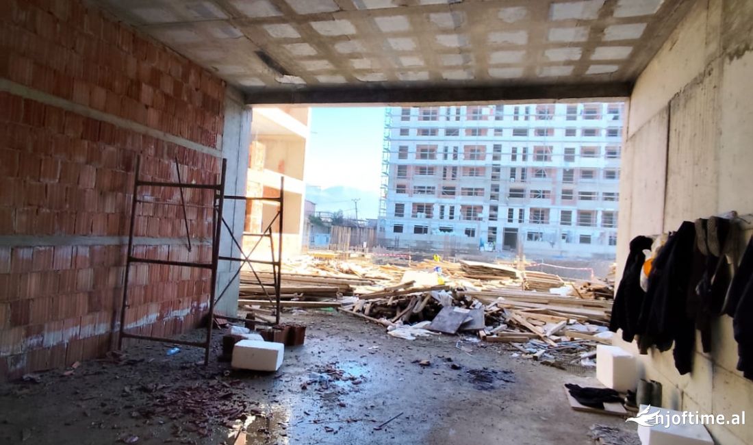 Shitet ambjent biznesi ne Univers City