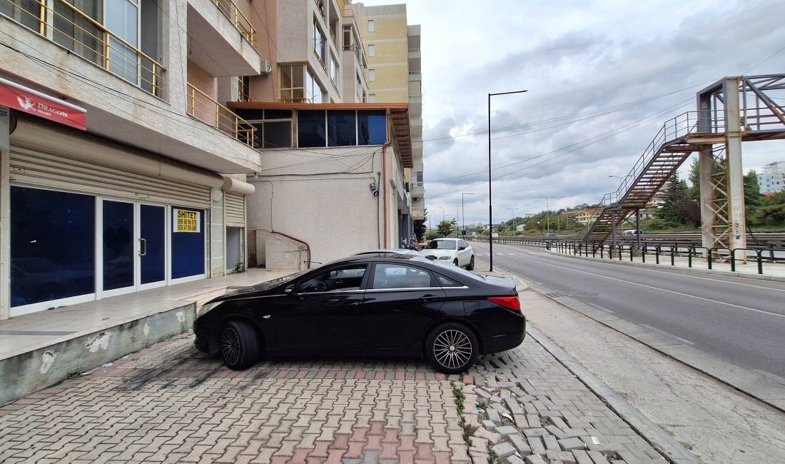 Shitet Ambient Biznesi – 80m2, Shkembi i Kavajes