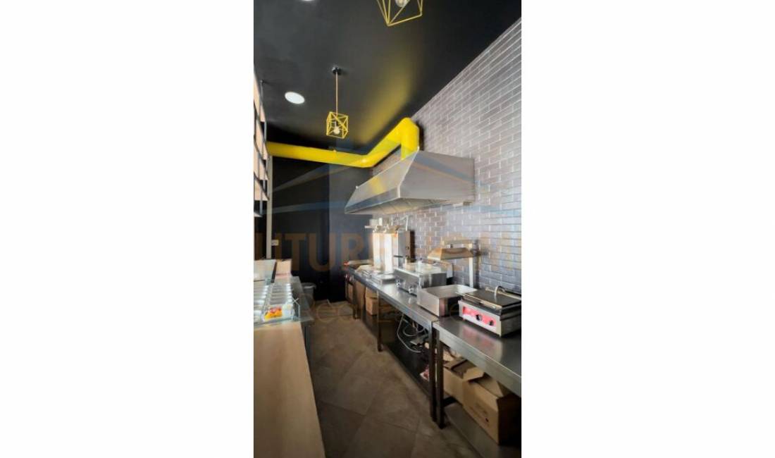 Ambient Biznesi, Me Qera, Fusha e Aviacionit Tirane.