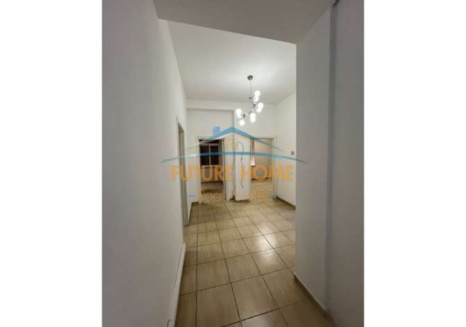 Ambient biznesi me qera 3+1 ne Tirane - 1,500 Euro