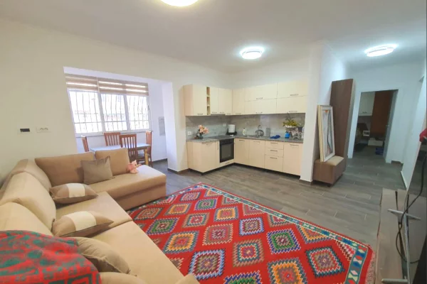 Shtepi me qera Apartament ne Durres, 2+1, Mobilimi E mobiluar, Pagesa 400  Euro.