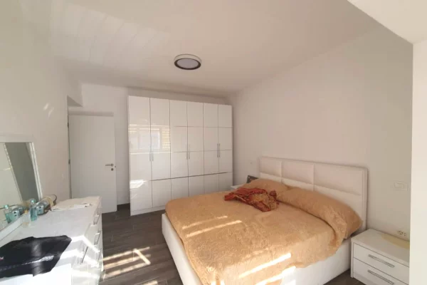 Shtepi me qera 2+1 ne Durres - 400 Euro