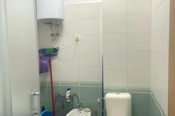 Shtepi me qera Apartament ne Durres, 1+1, Mobilimi E mobiluar, Pagesa 40,000  Leke.