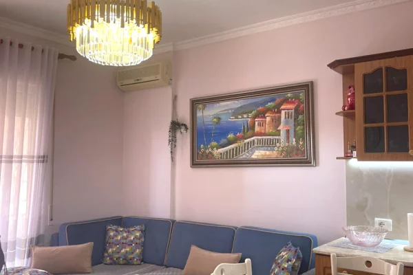 Shtepi me qera Apartament ne Durres, 1+1, Mobilimi E mobiluar, Pagesa 40,000  Leke.